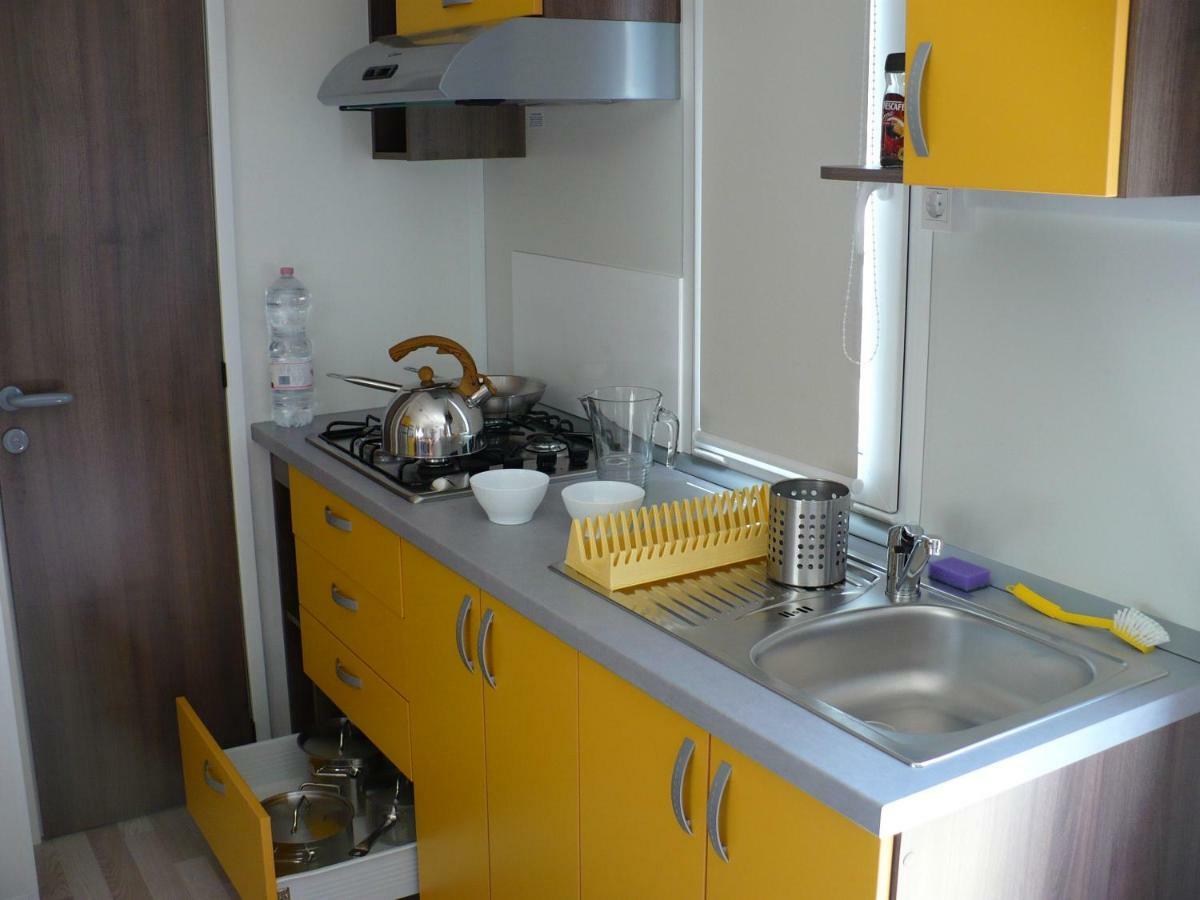 Victoria Mobilehome In Centro Vacanze San Francesco دونا فيردي المظهر الخارجي الصورة